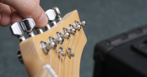 Drop-D-Stimmung: Warum und wie du deine Gitarre darauf einstimmst