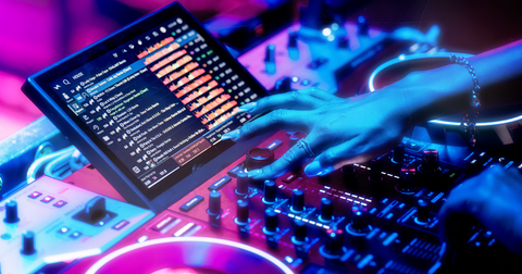 Denon DJ Prime 4 G2: das neue autarke 4-Kanal-DJ-System