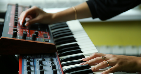 Quel synthétiseur pour débuter ? Guide complet