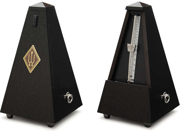 Wittner Pyramidal Chene Noir Mat 809