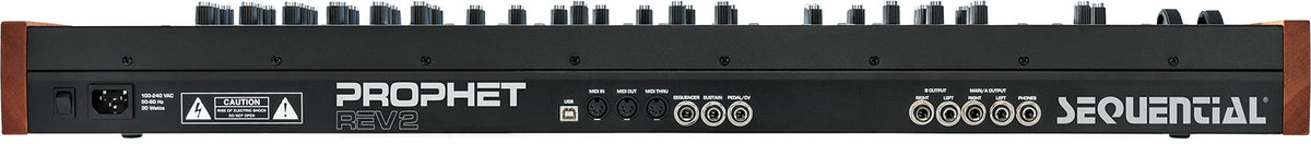 REV2 8 Voix