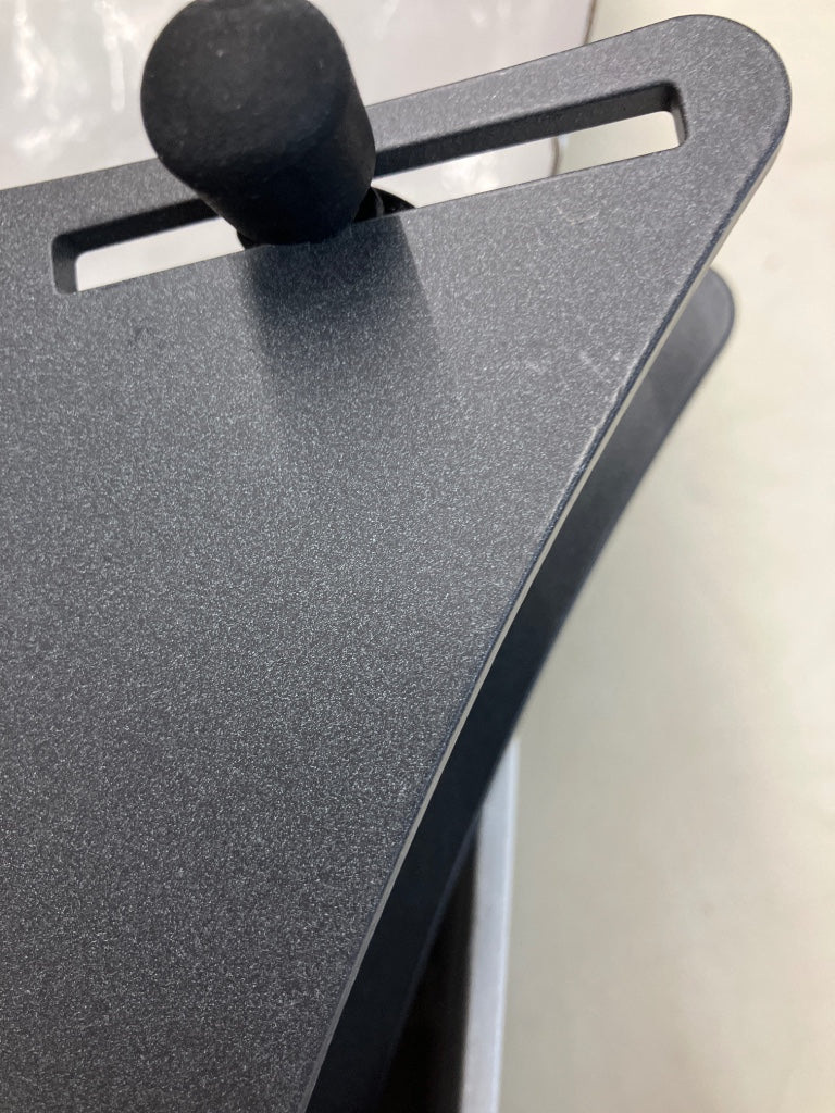 Supporto da tavolo per computer – Stock B