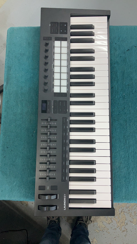 Launchkey 49 MK4 - B Stock