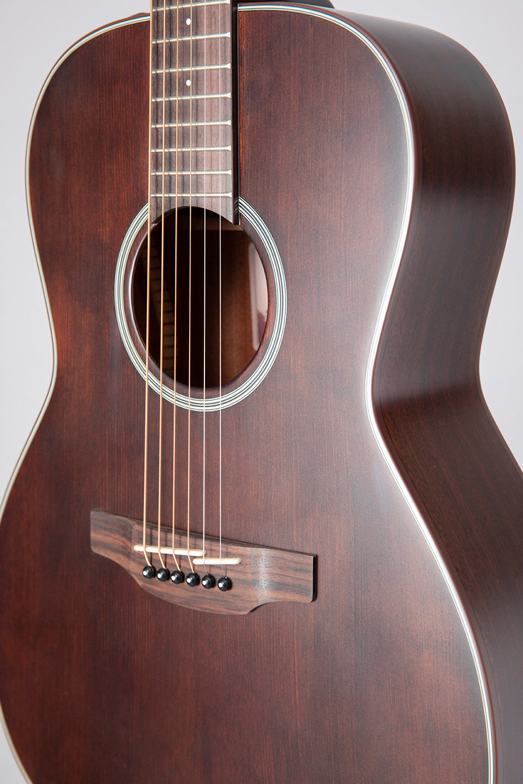 GY21E SM New Yorker Satin-Melasse