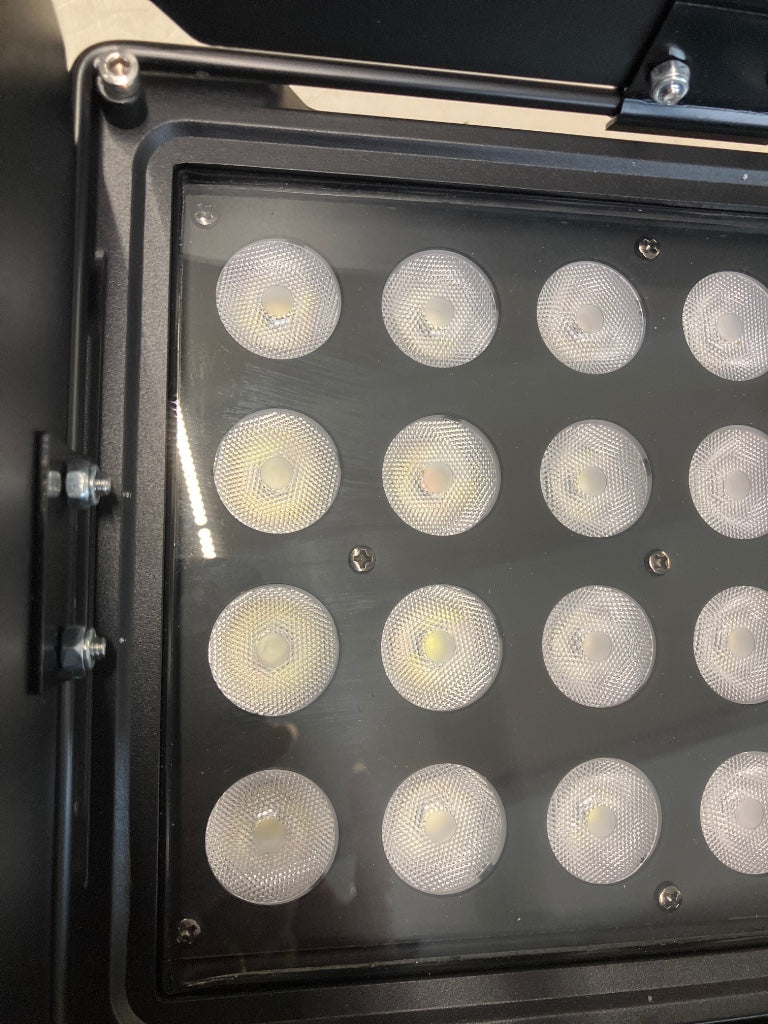 Algam Lighting FL600 V-IP - Stock B
