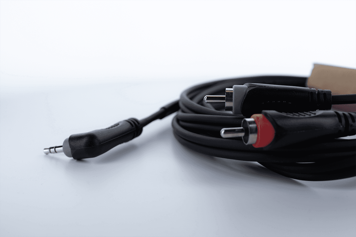 Y-Kabel Abgewinkelte Stereo-Mini-Klinke / 2 RCA 1,5 M