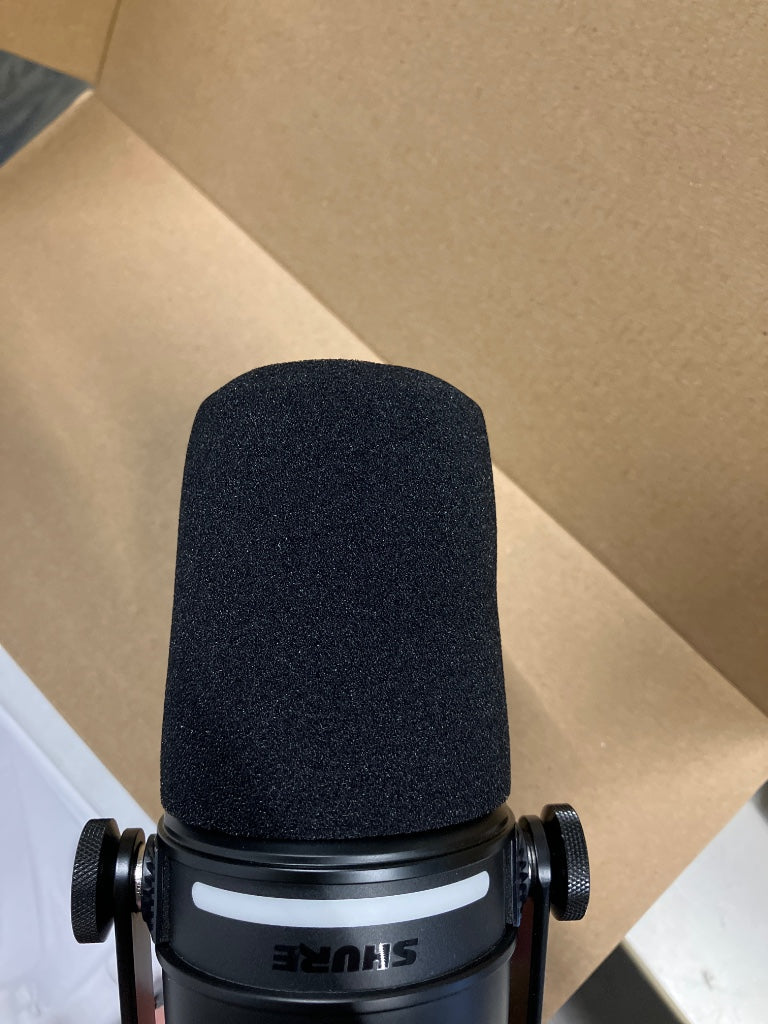 Shure MV7+ Black Bundle - B Stock