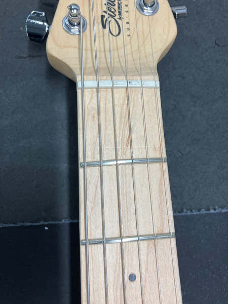 STERLING BY MUSIC MAN Sterling Sub Ax3Qm Spectrum Red - B Stock