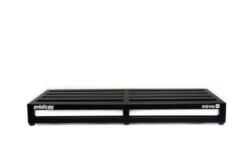NOVO 32 PEDALBOARD WITH SOFT CASE
