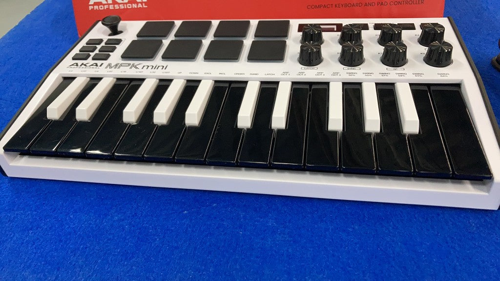 MPK Mini MK3 White - B Stock